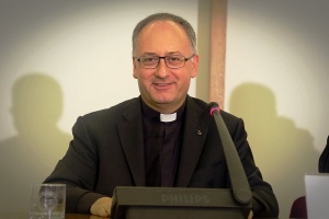 ojciec antonio spadaro jezuita